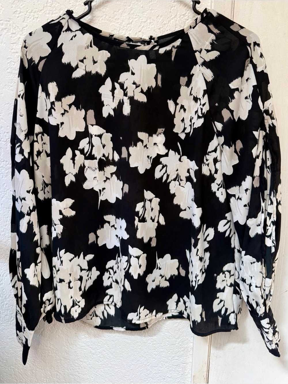 Maurices Black and White Floral Print Blouse Size Medium
